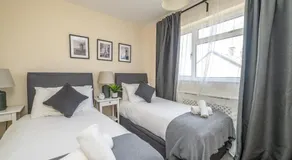 Cosy Sleeps 7 Leisure Contractors - Image 2