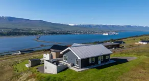 LL Properties - Villa With a Hot tub & Scenic View - Image 3