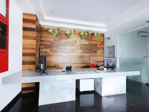 Iris Hotel - Image 3