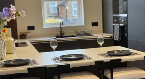 Luxury 3BR Flat Near East Croydon Gatwick 3WiFi - Image 3