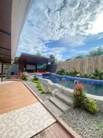 Exclusive house with pool - Image 3