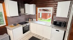 Antler Lodge Traditional Log Cabin - Image 5