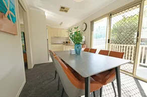 StayAU Ringwood 2BR Rental House meters from Eastland - Image 3
