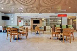 GARNER HOTEL HOUSTON WESTHEIMER by IHG - Image 4