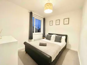 Hazel House - Image 2