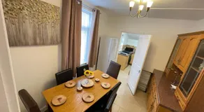 Beanies LorneStreet Four Bed House - Image 3