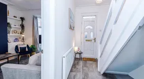 4 Bed 2 Bath Sleeps 6 Central Parking Contractor Long Stay - Image 4