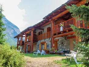 A Cozy Alpine Retreat - Image 3