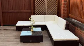 Private Bedroom in Unique Luxury House, Salford, Manchester - Image 5