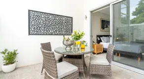 CENTRAL NO 5 LUXURY APARTMENT - Image 5