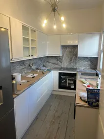 Pet Friendly 2 Bed Ground Floor Apartment in Addlestone with Free Driveway Parking - Image 4