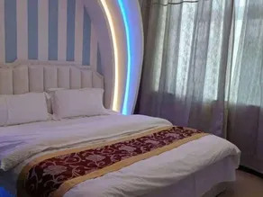 Week 8 Theme Hotel - Image 4