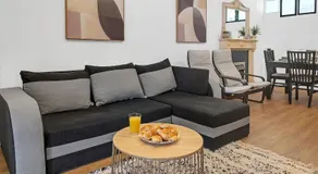 Contractor House - Heathrow & M25, Parking, Wi-Fi - Image 4