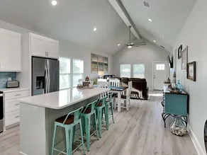 Holiday Hideaway - Image 5