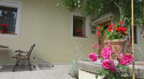 Studio Lipa - Image 4