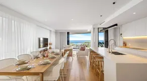 First Bay - Absolute Beach Front Luxury Apt Coolum - Image 3
