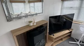 4 Bed 10 Berth Caravan Seawick Holiday Park - Image 2