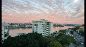 Hamilton Riverview Apt with Balcony & Pool - Image 5