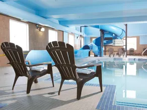 Comfort Inn & Suites - Image 2