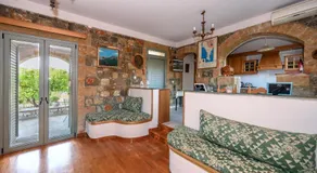 Mary stone house - Image 3