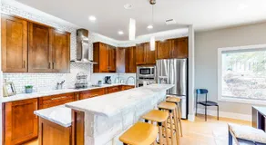 Lago Vista Retreat - Image 4