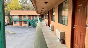 Federal Way Motel - Image 5