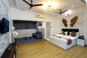 Corporate Team Villa: 5BHK + Personal Chef - Wifi - Image 2