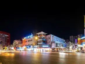Dragon Star Hotel (Jincheng Central Pedestrian Street Store) - Image 4