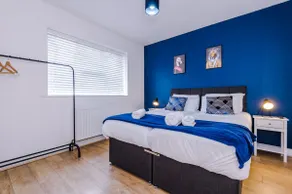 Lovely 3BR Home + Great location + Parking - Image 2