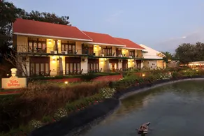 Silent Shores Resort & Spa - Image 4
