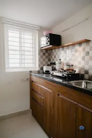 Blissful Studio Kitchen w/ Balcony - Image 4