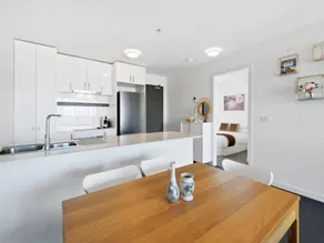 Executive and Spacious Apartment with Balcony - Image 4