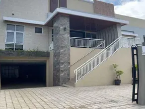 Queensa Hotel - Image 3
