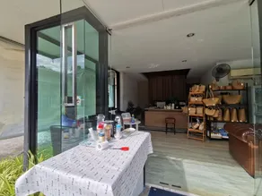 Smile Resort Sriracha - Image 3