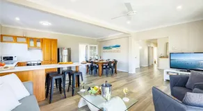 43 Squire Street Fingal Bay - Image 2
