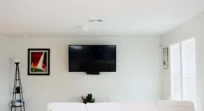 Near Airport & Prime Location Getaway sleeps 8 - Image 2