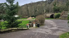 The Bridge House Restaurant and Hotel - Image 3