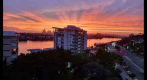 Hamilton Riverview Apt with Balcony & Pool - Image 2