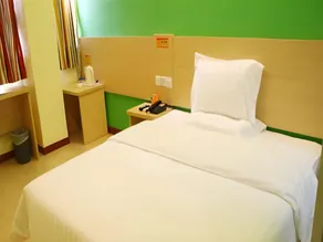 7 Days Inn Changzhou North Station - Image 3