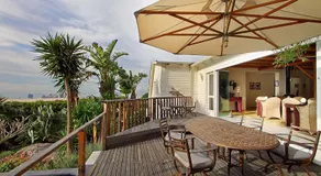 Cape Paradise Lodge and Apartments - Image 2