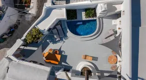 Villa Finika Santorini - Image 4
