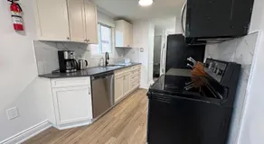North Barrie !A Stylish and Spacious Private Bedroom with Private Bathroom - Image 5