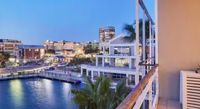 Five Star Waterfront Apartment - Image 3