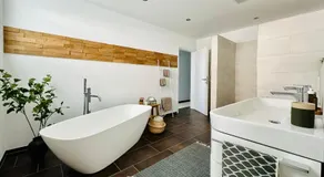 Stylisches Ferienhaus bis 6 Gäste mit einzigartigem Seepanorama - Image 2