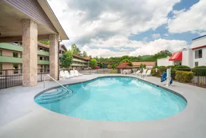 Days Inn By Wyndham Pigeon Forge South - Image 2