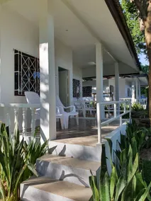 Blue Bay Bungalow - Image 2