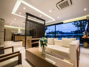 L Hotel - Image 3