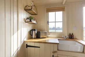 Riverside Shepherd’s Hut with Hot Tub - Image 3