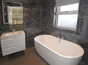 Moy Hotel - Image 3