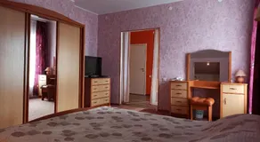 Central Hotel - Image 2